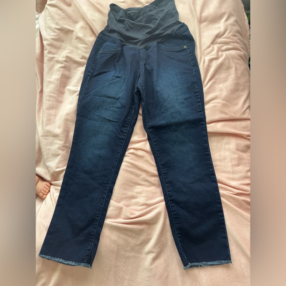 a:glow Black Capri Pants